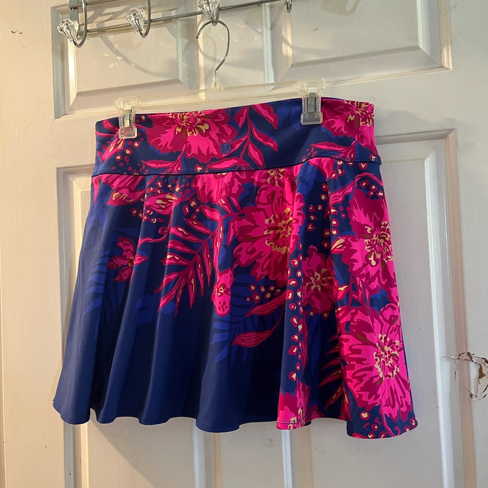 Lilly Pulitzer Blue and Pink Skater Shorts Resort Wear - Picture 2 of 2
